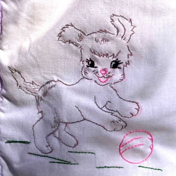 Vintage Embroidered Baby Blanket Quilt 37”x45” 👶🏼 - Picture 3 of 9